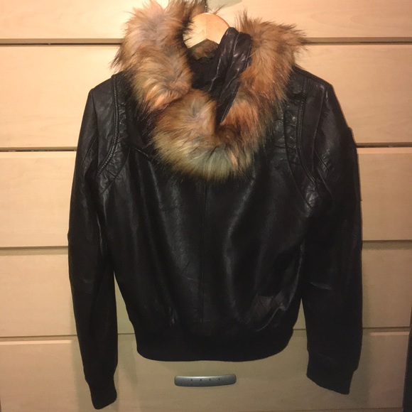 Women’s leather jacket - Picture 3 of 3